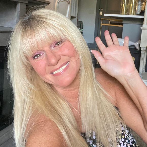 Meet your Posher, Debra - Picture 1 of 1